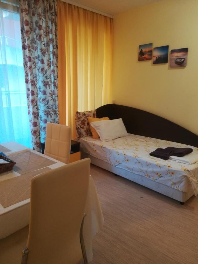 Apartments Victoria Кранево Екстер'єр фото