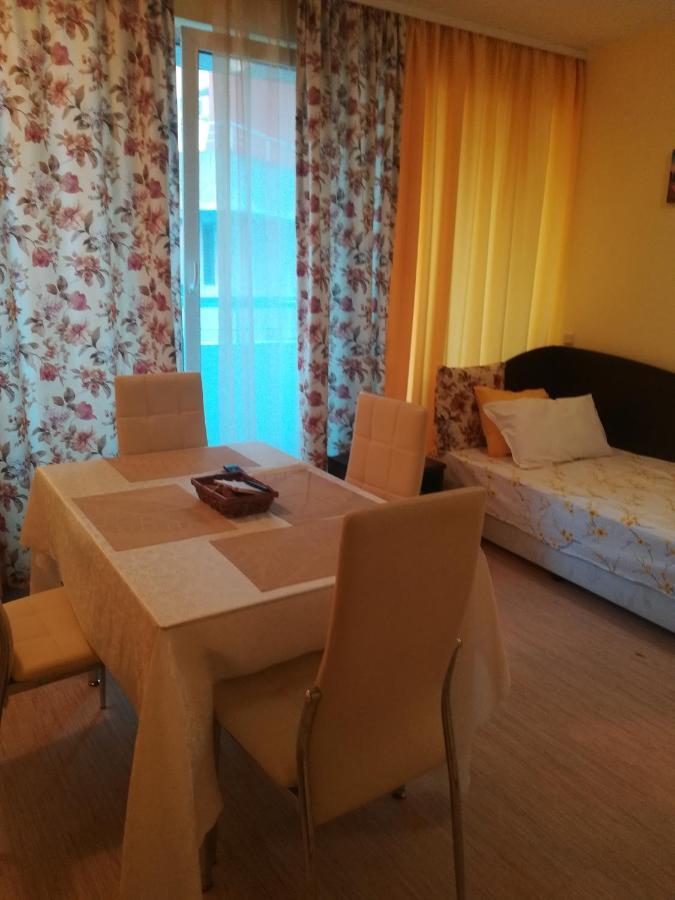 Apartments Victoria Кранево Екстер'єр фото