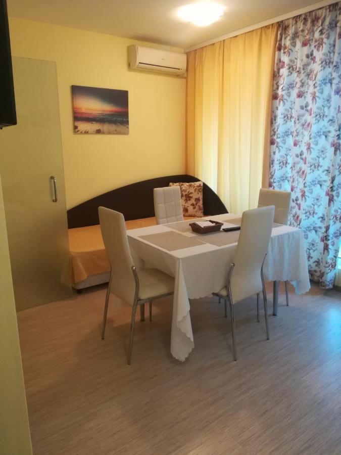 Apartments Victoria Кранево Екстер'єр фото