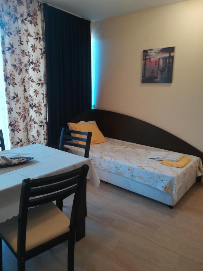 Apartments Victoria Кранево Екстер'єр фото